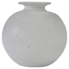 Seguso Vetri d'Arte Vintage Elegant Round White 'Scavo' Murano Glass Vase, Italy