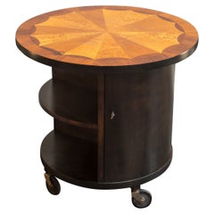 Table basse ronde avec marqueterie en bois de rose, broussin et jacaranda, Suède, années 1930