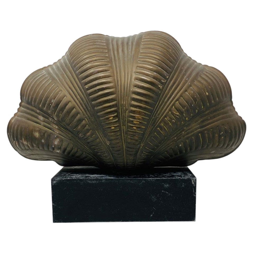 Lampada da tavolo a conchiglia in ottone vintage di Chapman