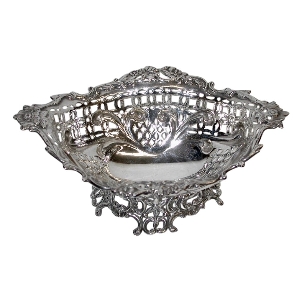 Victorian Silver Oval Sweet Dish, William Comyns, London Assay, 1889