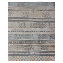 Kilim turc vintage rayé tissé à la main avec motifs géométriques