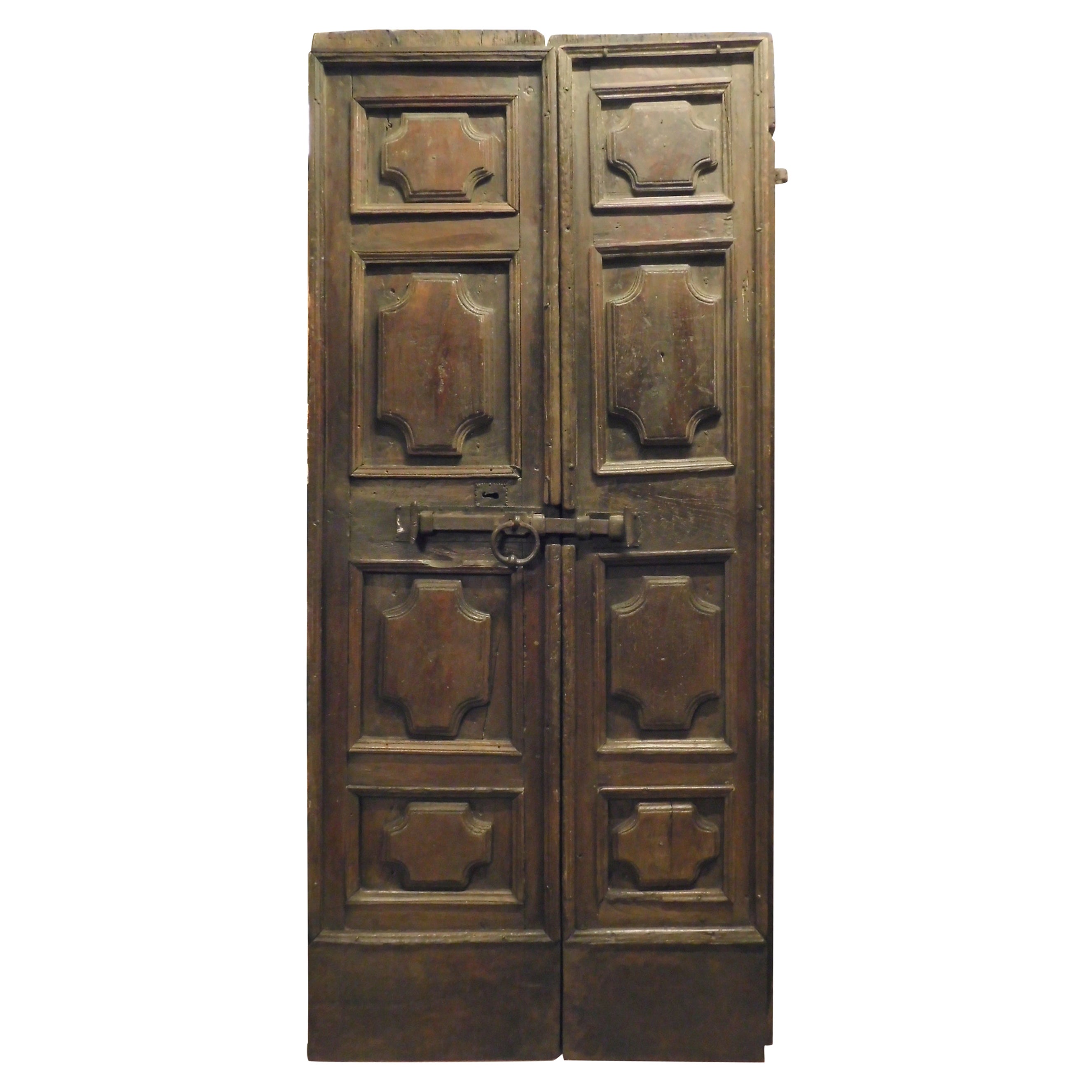 Antique Entrance Door in Walnut with Carved Panels, 17th Century, Italy