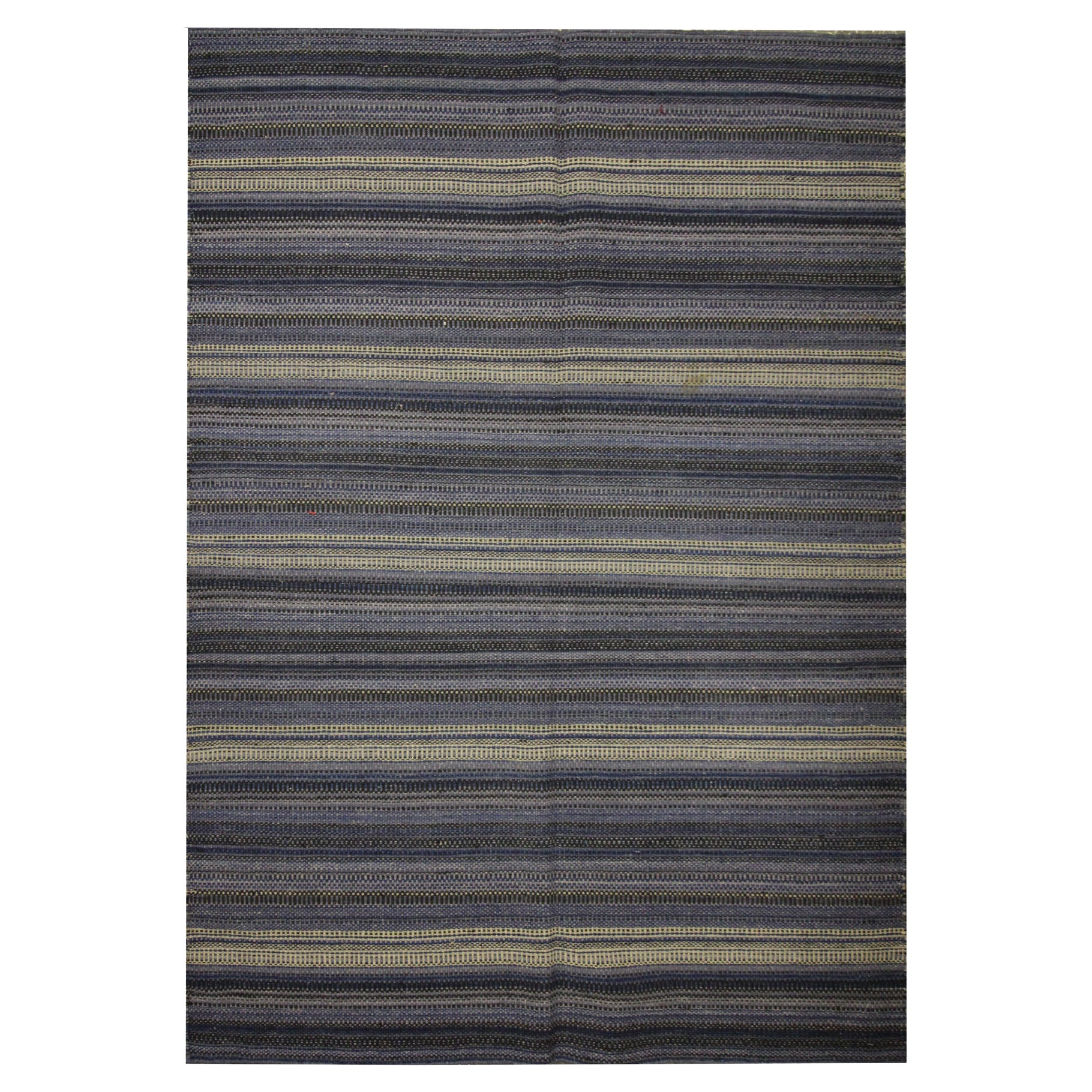 Tapis Kilim à rayures bleues Tapis moderne tissé à la main Tapis en laine 122 x 183 cm  en vente