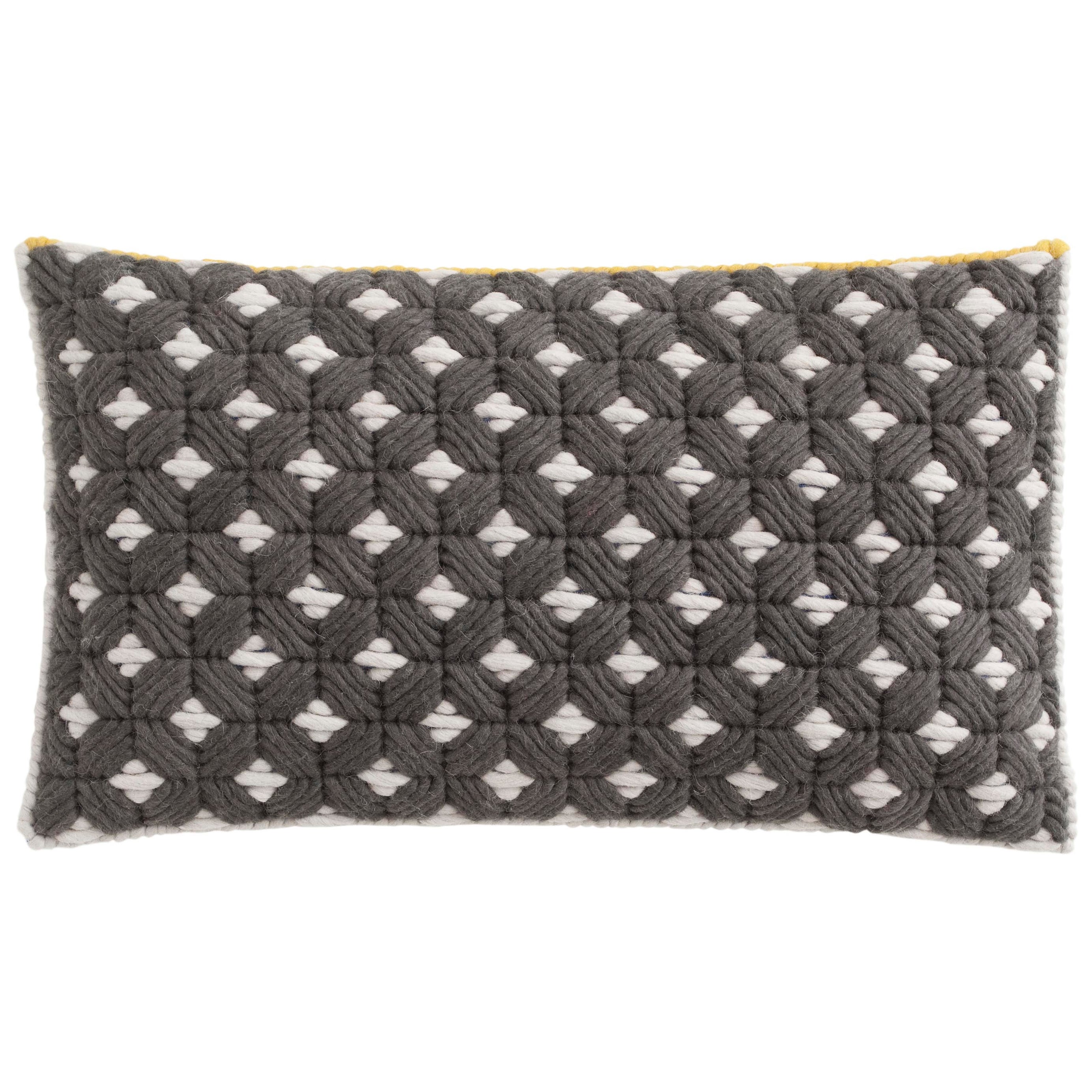 Coussin Sila GAN Spaces en gris foncé et blanc foncé de Charlotte Lancelot