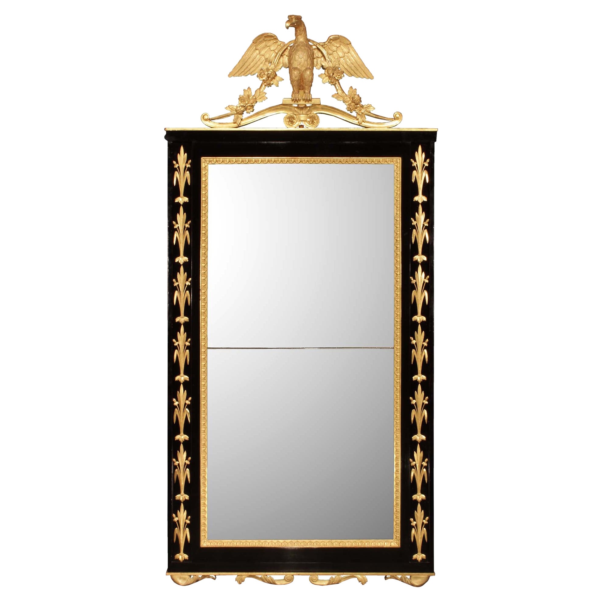 Miroir italien néo-classique du début du XIXe siècle en ébène et bois doré en vente