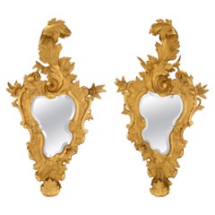 Paire de miroirs italiens en bois doré vénitien du XIXe siècle