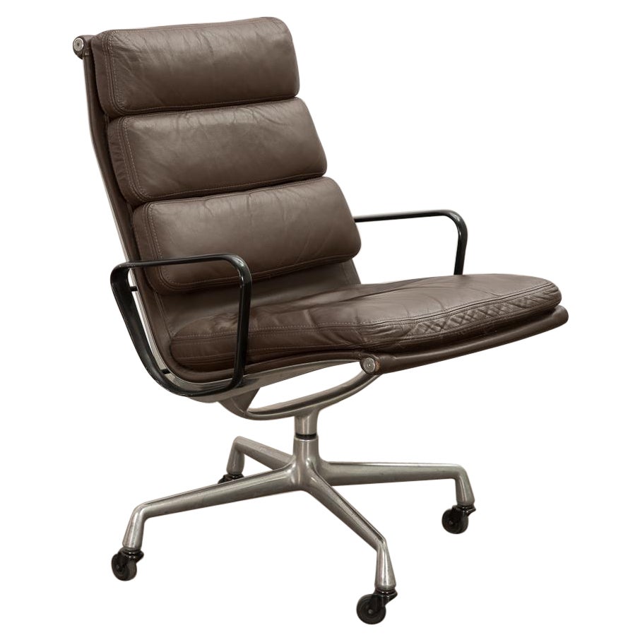Eames Soft Pad Executive Leather Office Chair