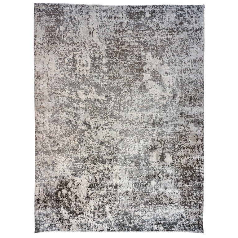 Silver Gray Abstract Design Rug For Sale at 1stDibs