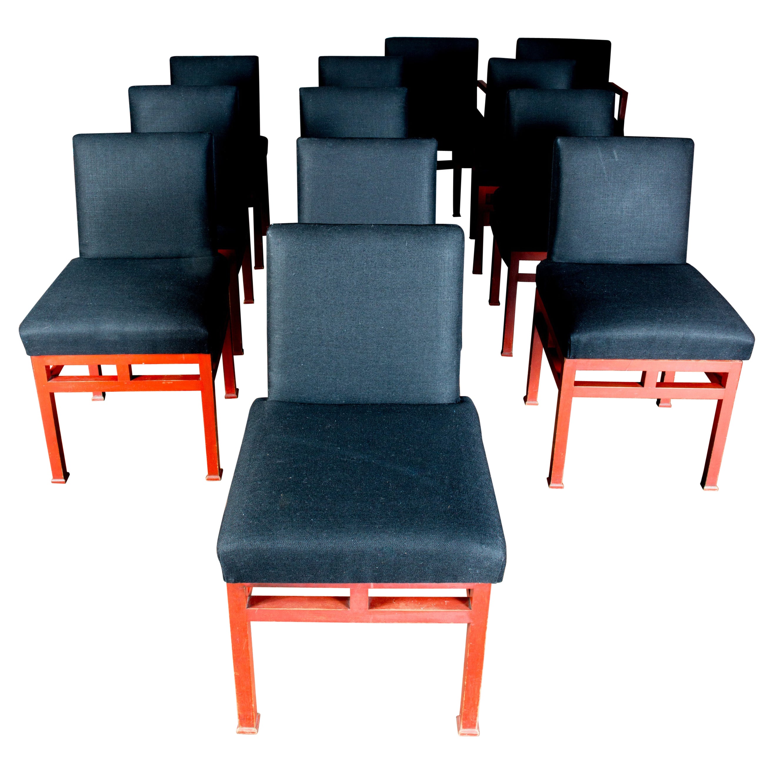 Ensemble de douze chaises de salle à manger rouges Art Moderne, années 1940