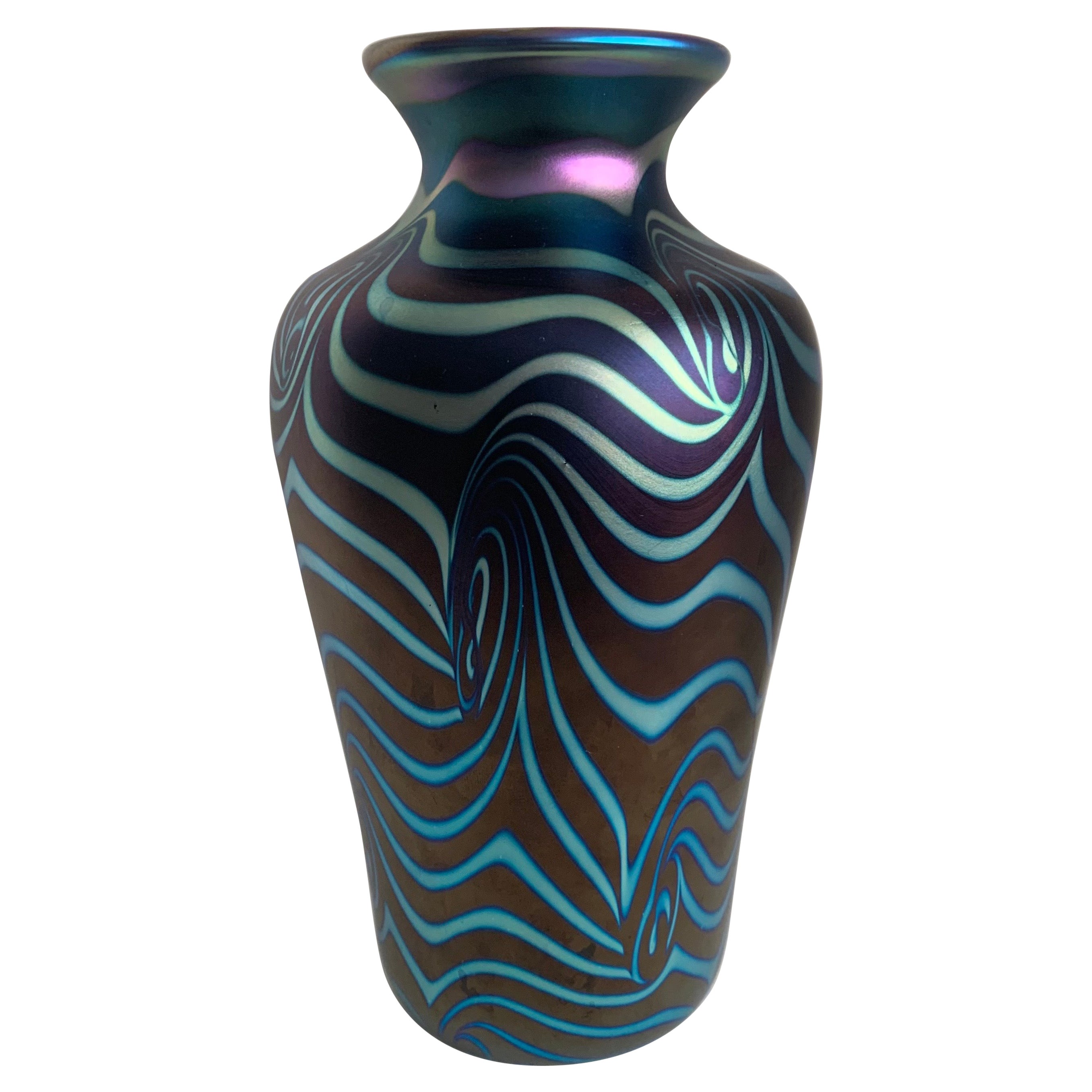 Vase en verre d'art lustré Carlson des années 1970