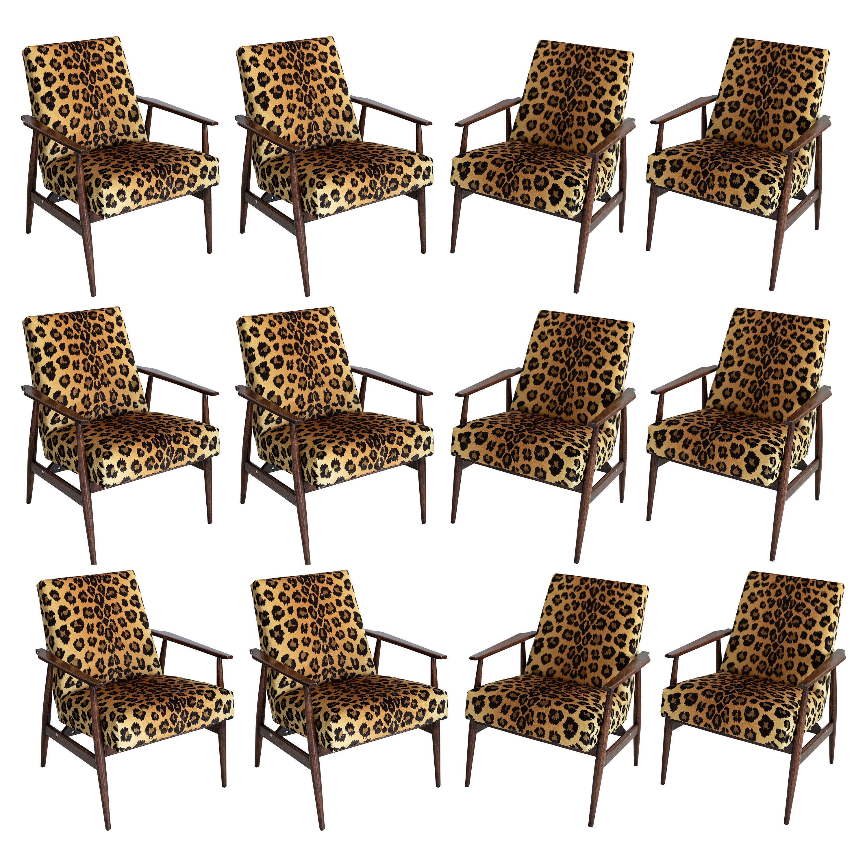 Ensemble de douze fauteuils danois en velours imprimé léopard du milieu du siècle dernier, H. Lis, années 1960 en vente