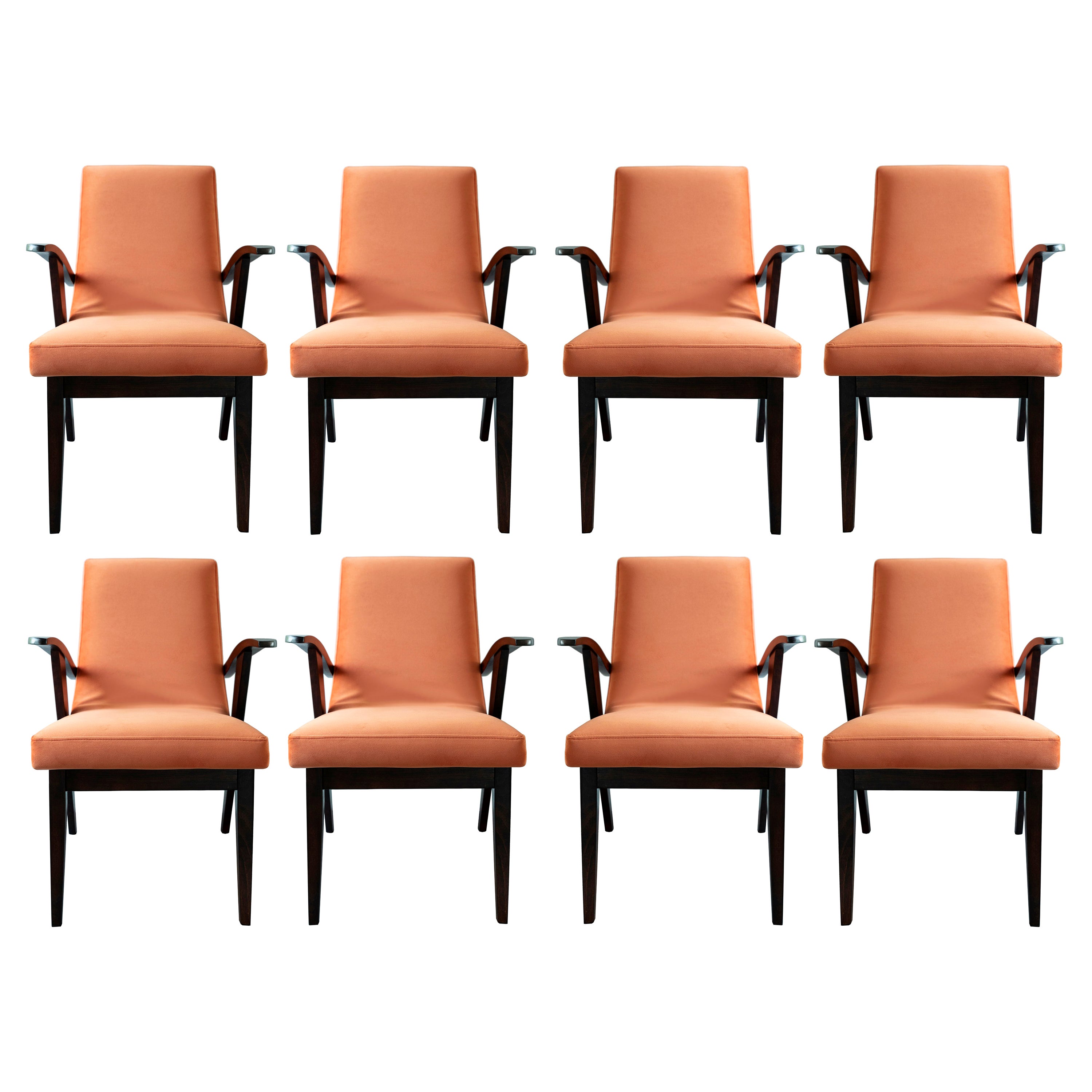 Conjunto de ocho sillas vintage de terciopelo naranja de Mieczyslaw Puchala, años 60
