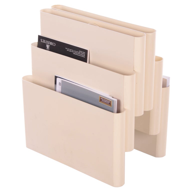 Magazine holder M4675 in Cream Acrylic by Giotto Stoppino for Kartell, 1970s at 1stDibs
