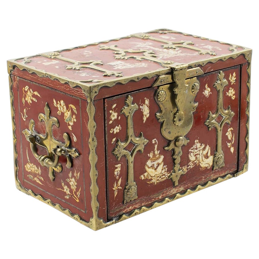 Early 18th Century Dutch Baroque Box For Sale