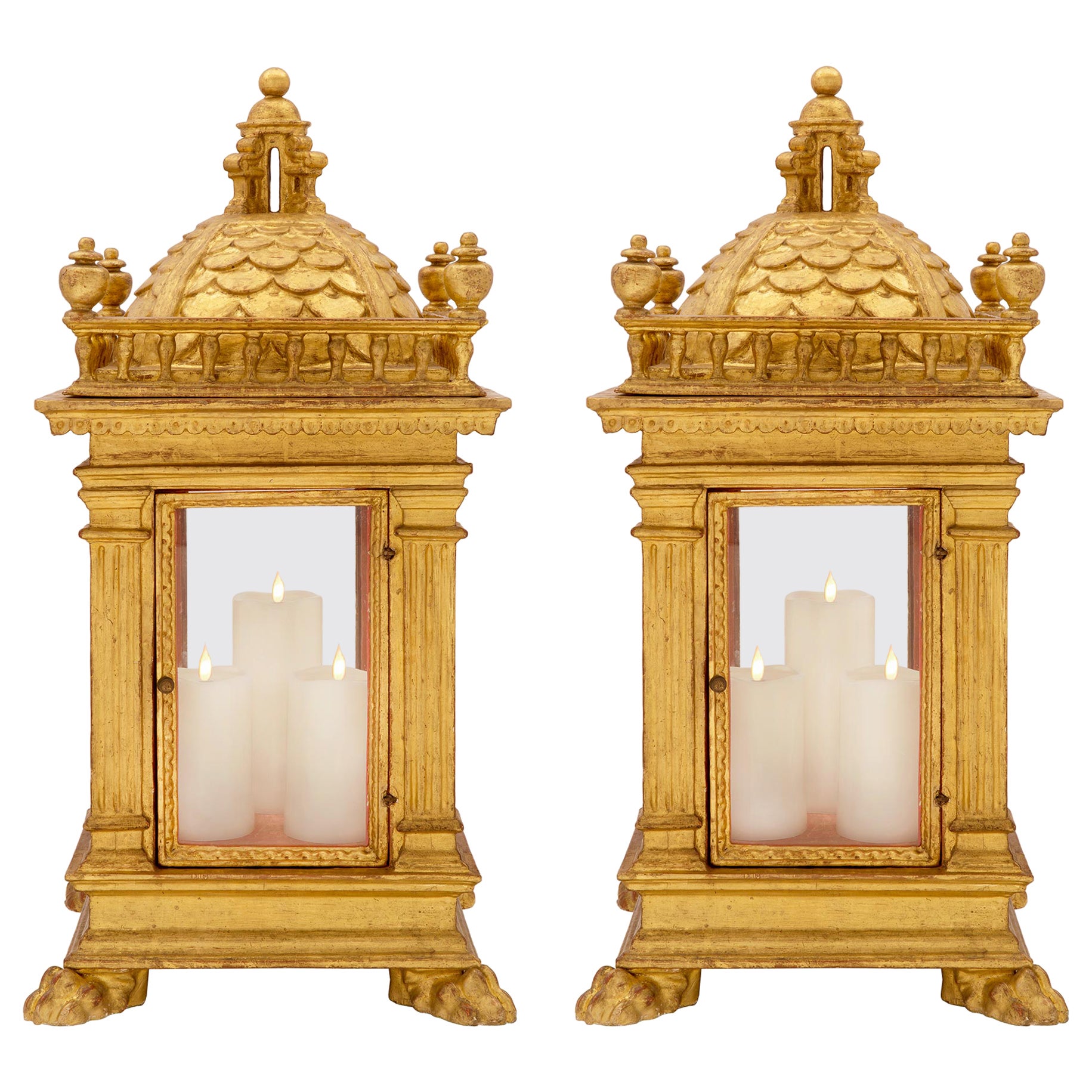 Coppia di lanterne in legno dorato toscano del XVIII secolo, circa 1750