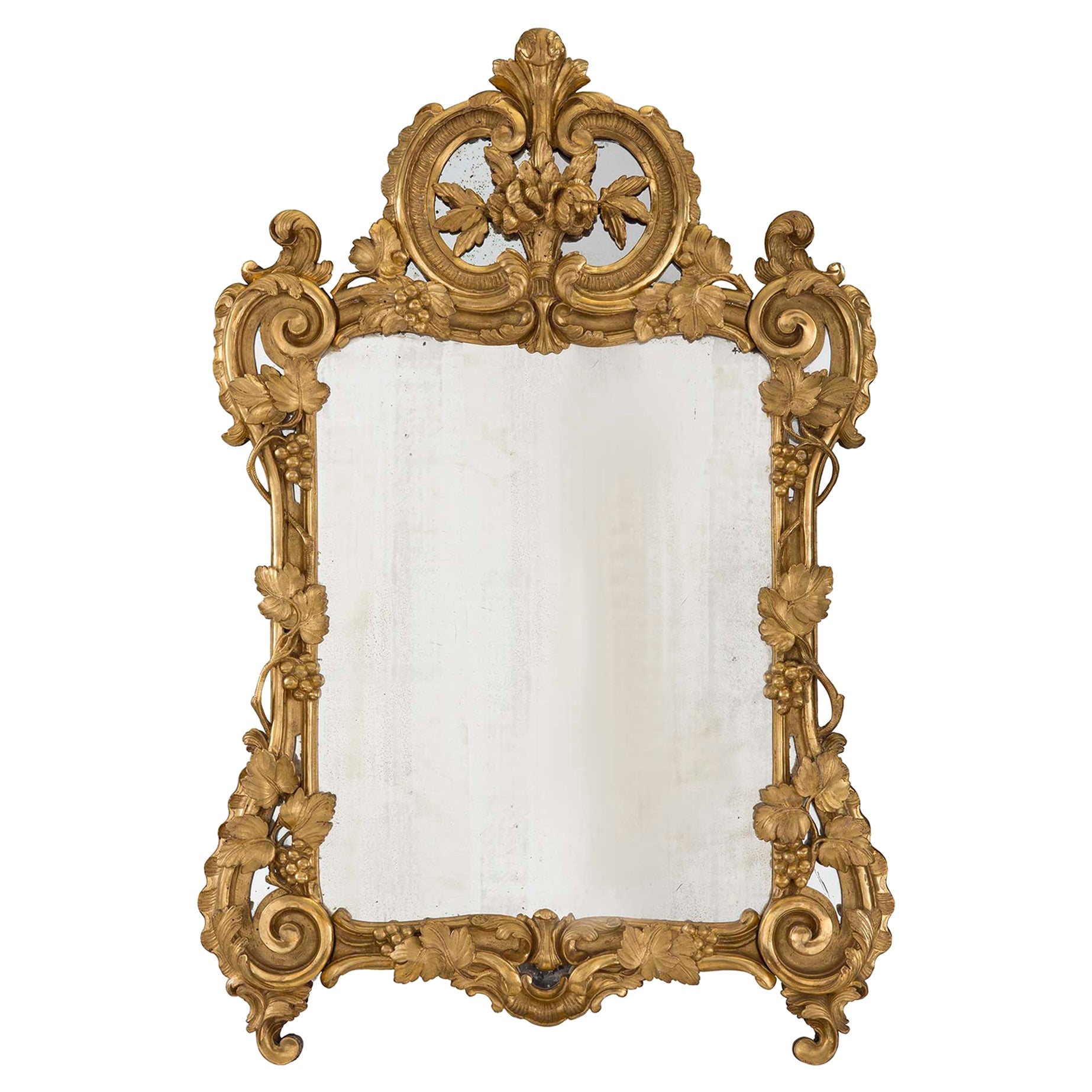Miroir français en bois doré du début du XVIIIe siècle de la période Régence, vers 1720 en vente