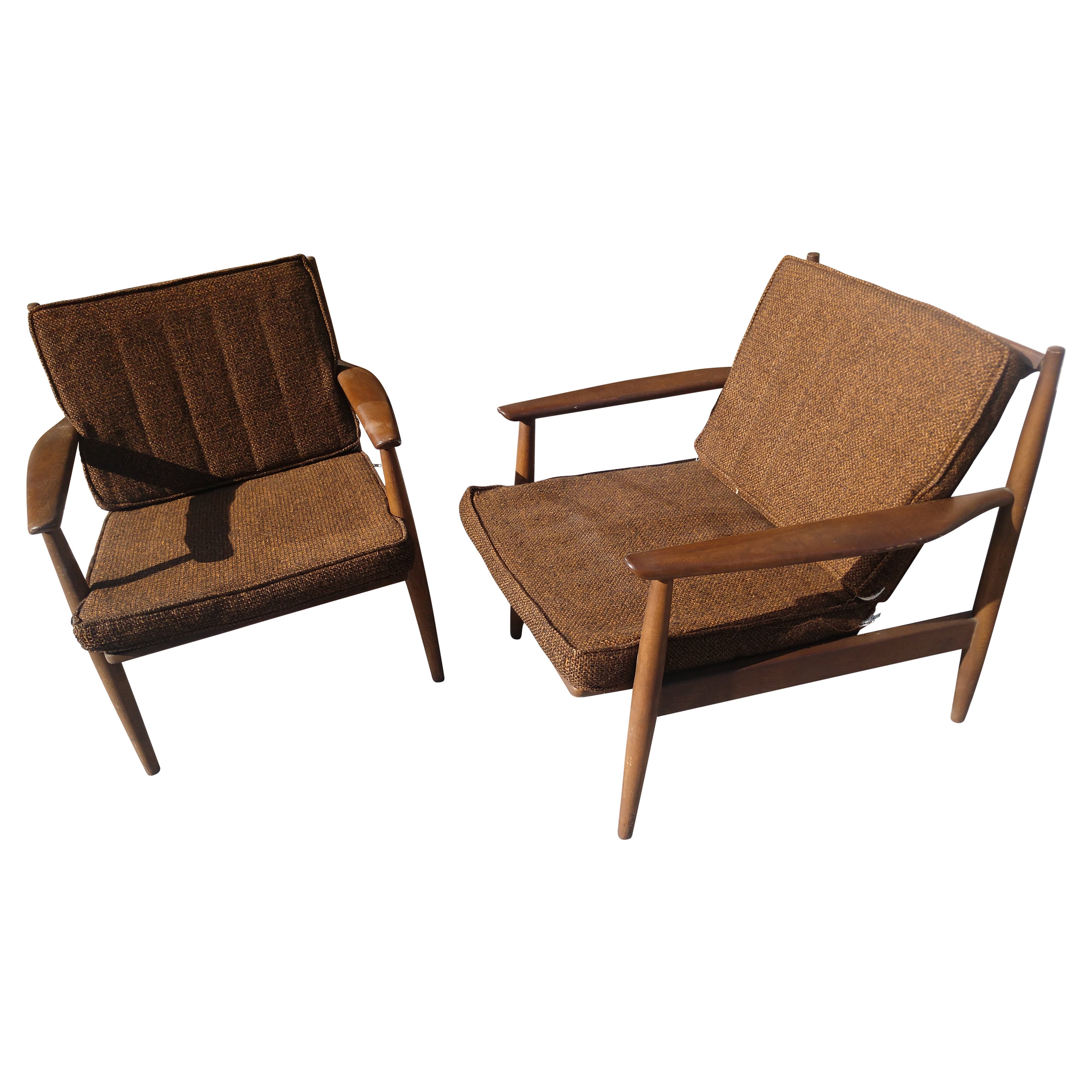 Pair of Mid-Century Modern Lounge Chairs by Viko Baumritter