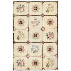 Antique American Hooked Rug with Colonial Cottage Style