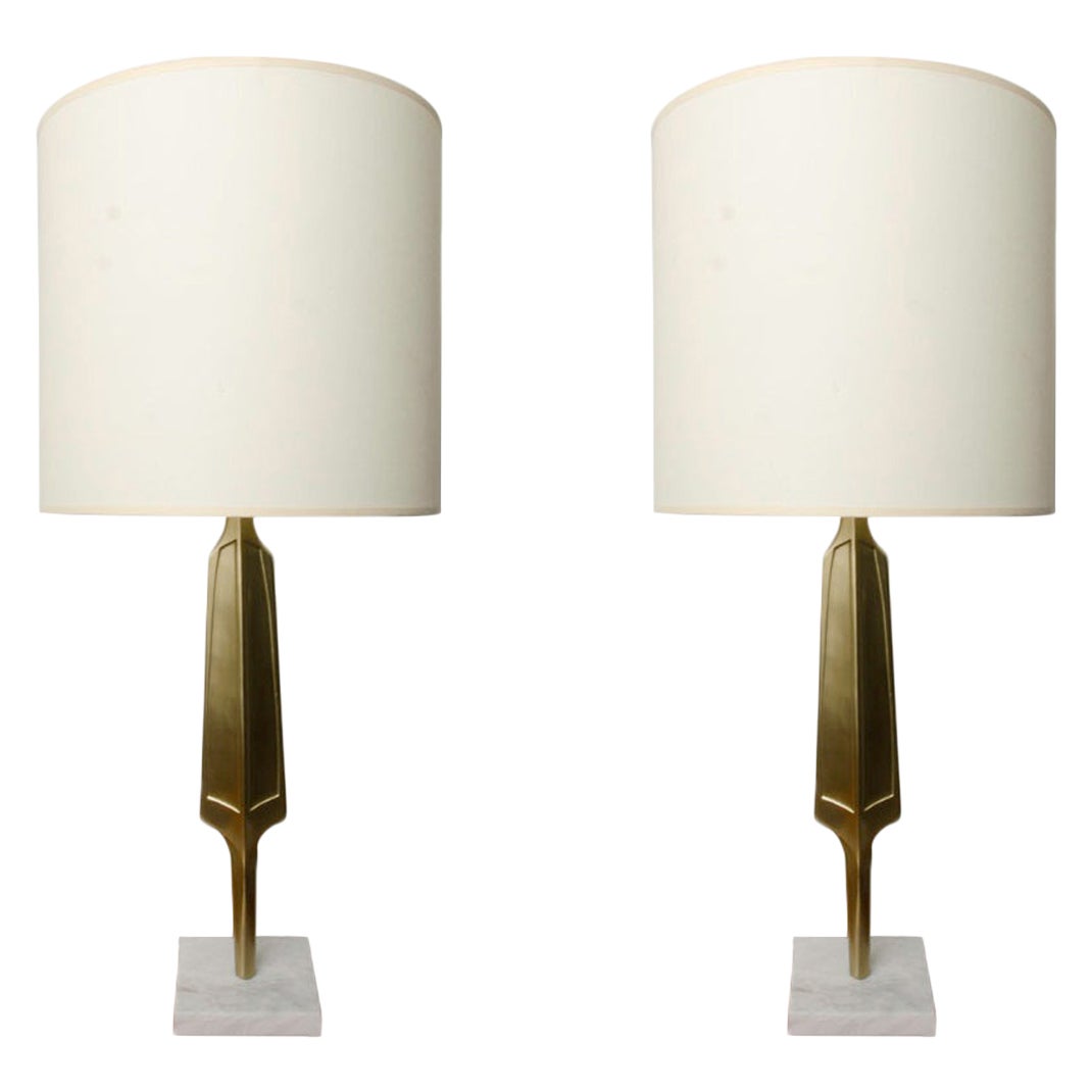 Pair of Contemporary Brass Lamps on Square Marble Bases For Sale