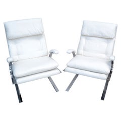 Pair of Saporiti Style Cantilever Lounge Chair Off White Bouclé Upholstery, 1980
