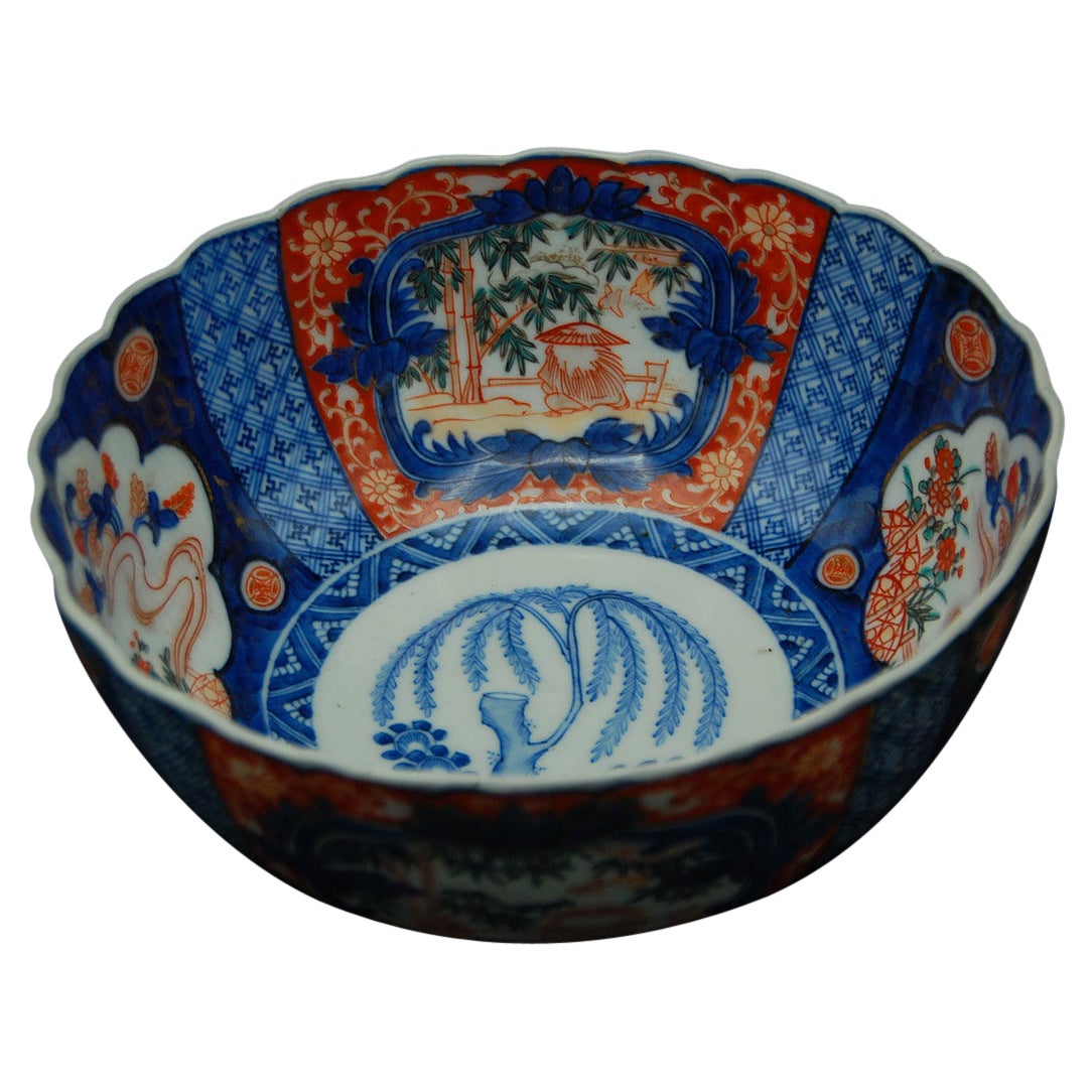 Japanese Meiji Period Imari Scalloped Bowl