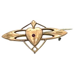 Antique German Art Nouveau Jewelry Heart Pin Brooch Ormolu with Stone, 1900s