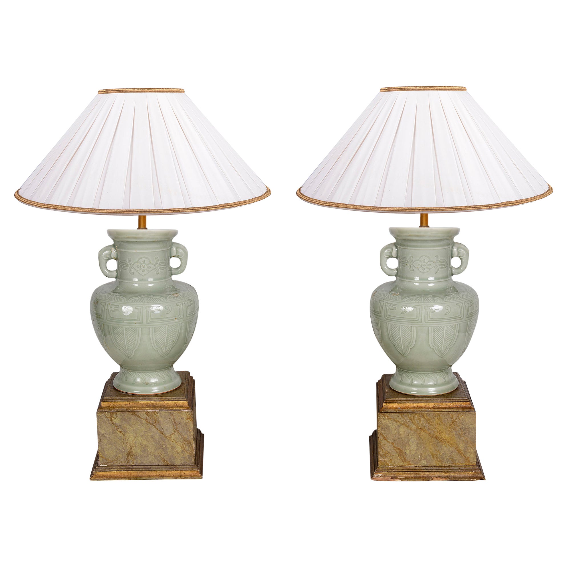 Paar chinesische Celadon-Porzellanvasen/Lampen, um 1900
