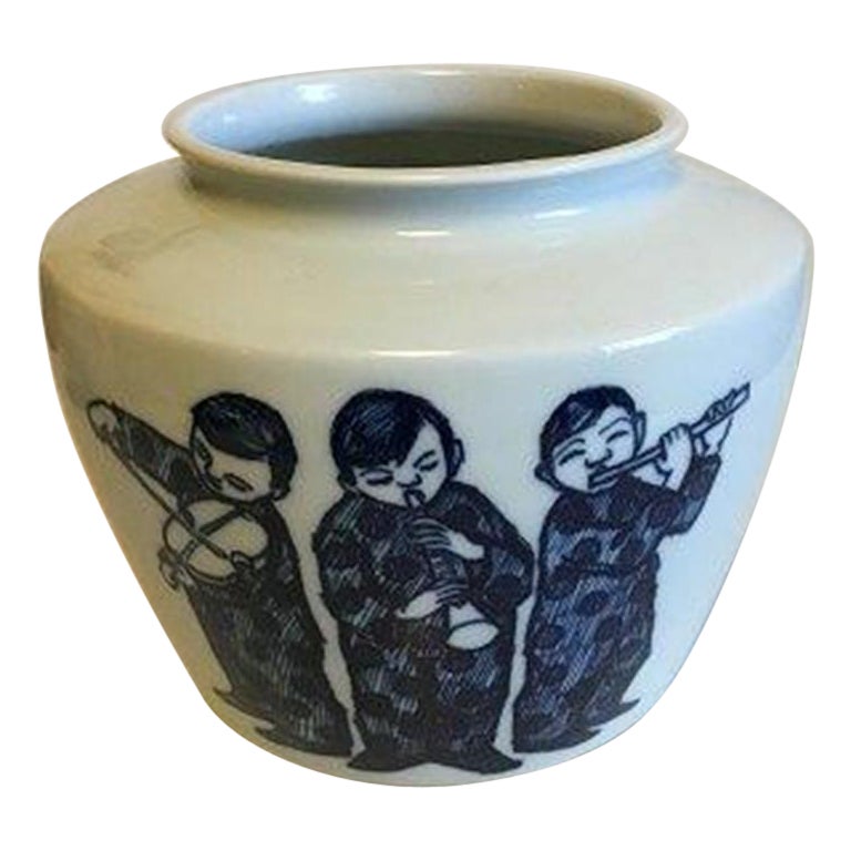Bing & Grondahl Porcelain Vase Decorated with Three Musicians No 10405/649 For Sale