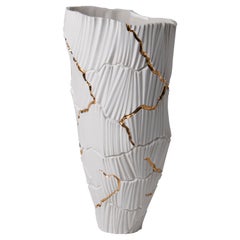 Contemporary Porcelain Vase Gold Kintsugi White Ceramic Hand-Painted Italy Fos