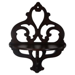 20ème siècle Chippendale sculpté acajou Demilune Wall Shelf Sconce