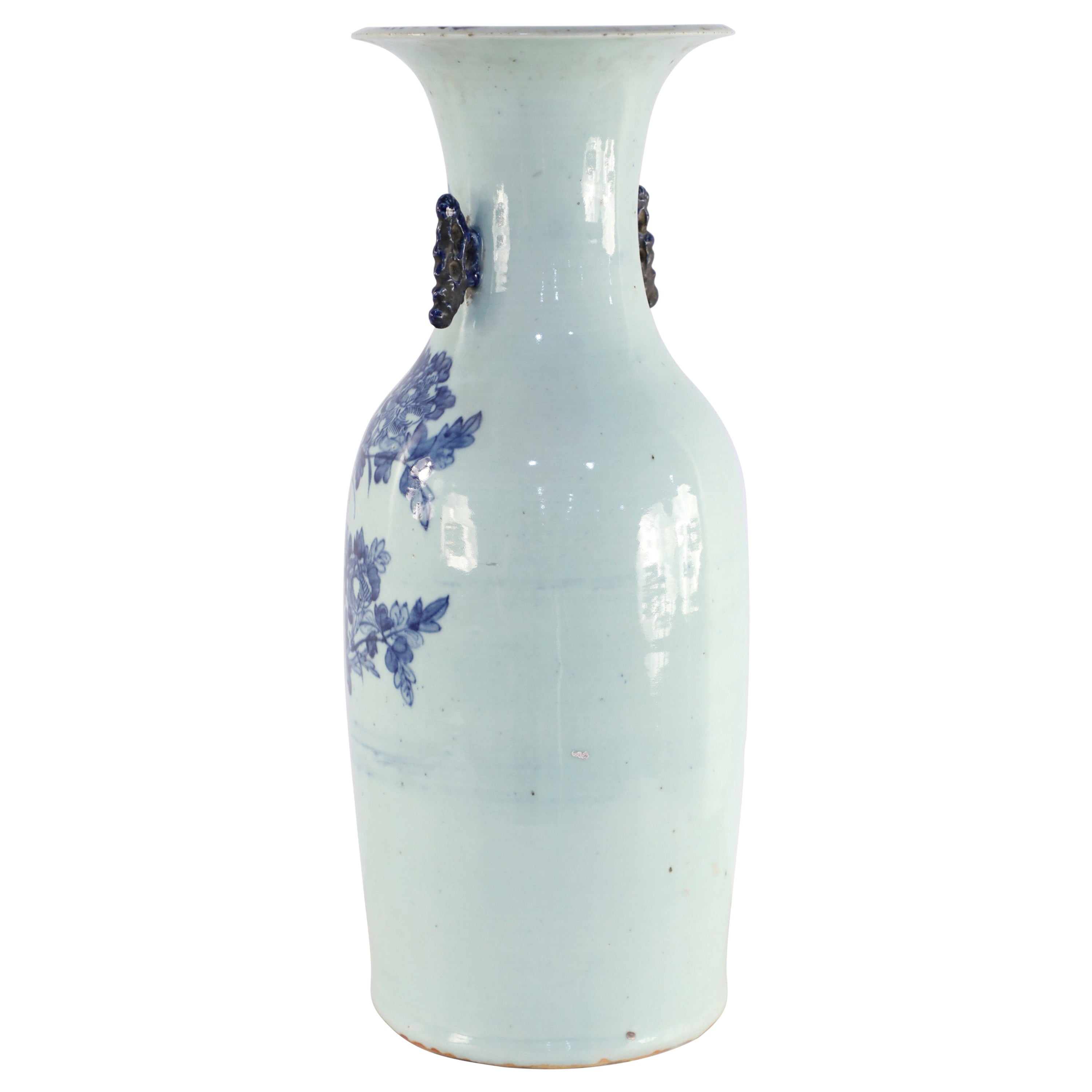 Chinesische Porzellanurne mit blauem und weißem Pfauenmotiv, Chinesisch