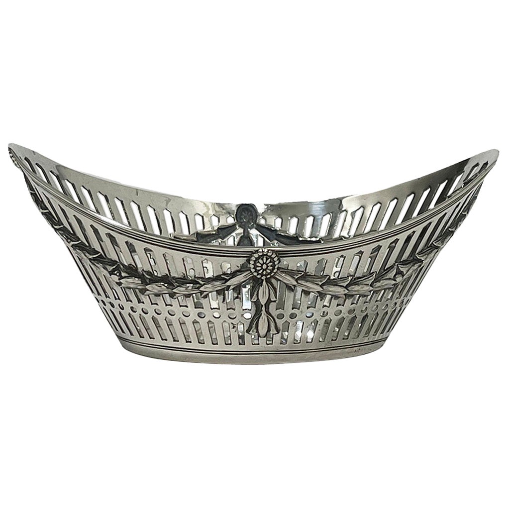 Dutch Silver Small Bonbon Basket, by Gerardus Schoorl, 1914 For Sale