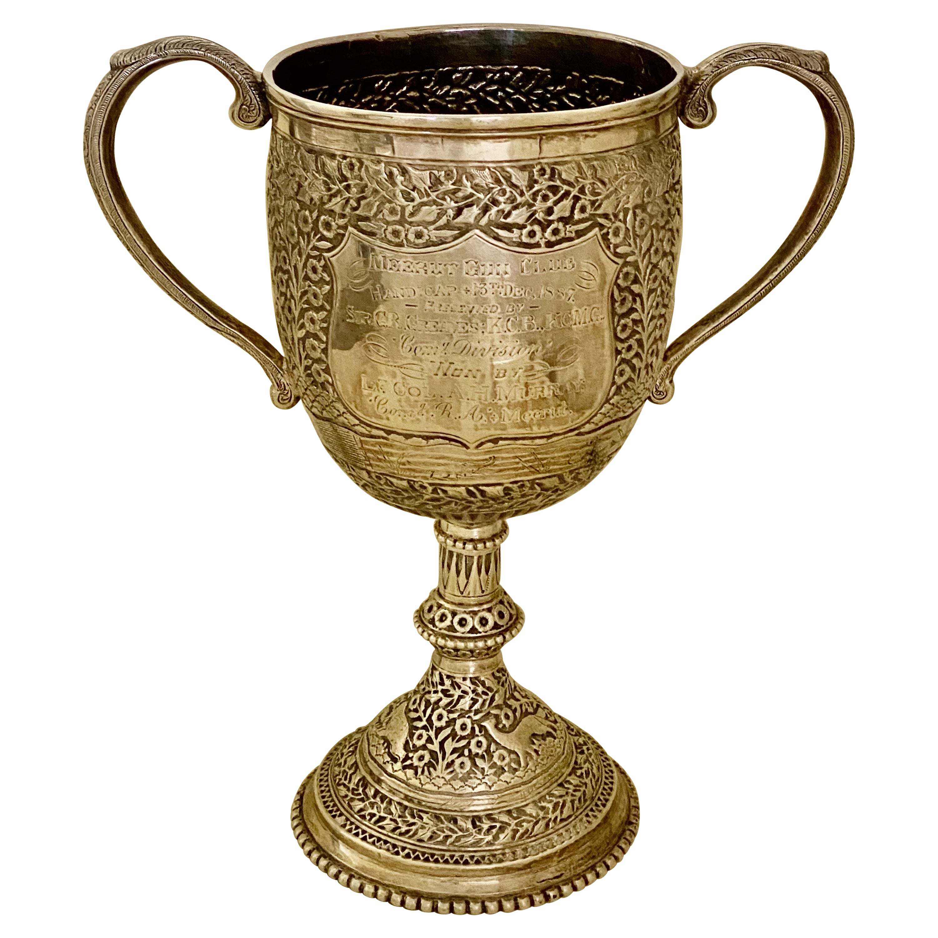 Grande coupe de trophée indienne ancienne en argent massif du 19ème siècle en forme de Kutch en vente