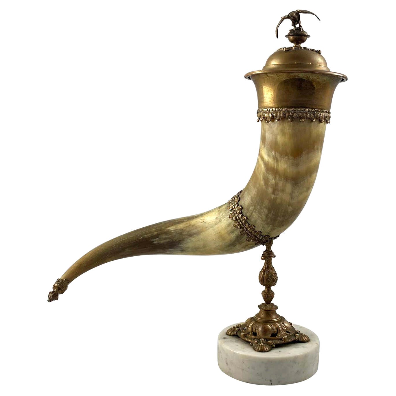 Corne d'abondance du 19ème siècle montée en corne et en laiton doré avec couvercle en vente