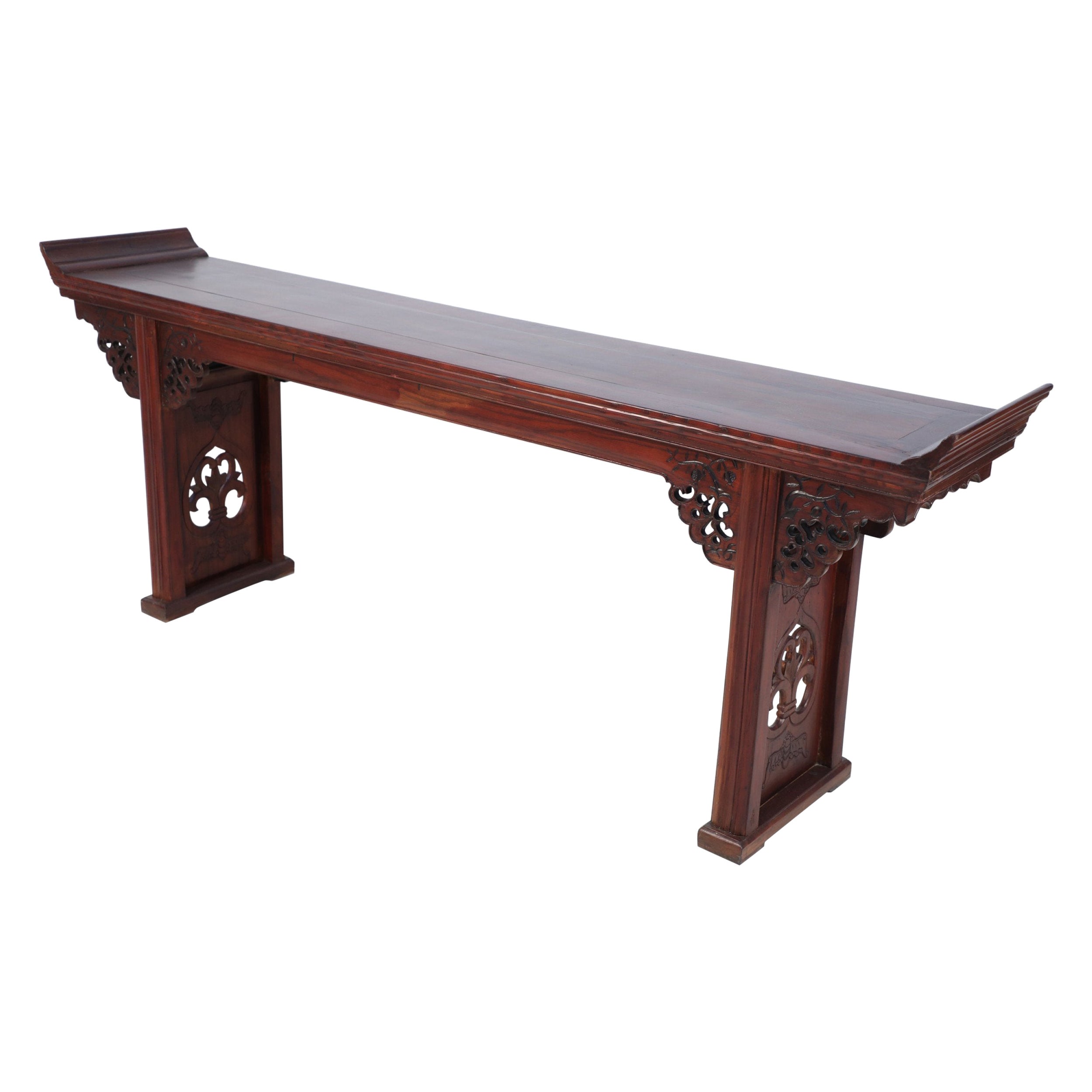 Table d'autel / Console en bois sculpté chinois en vente
