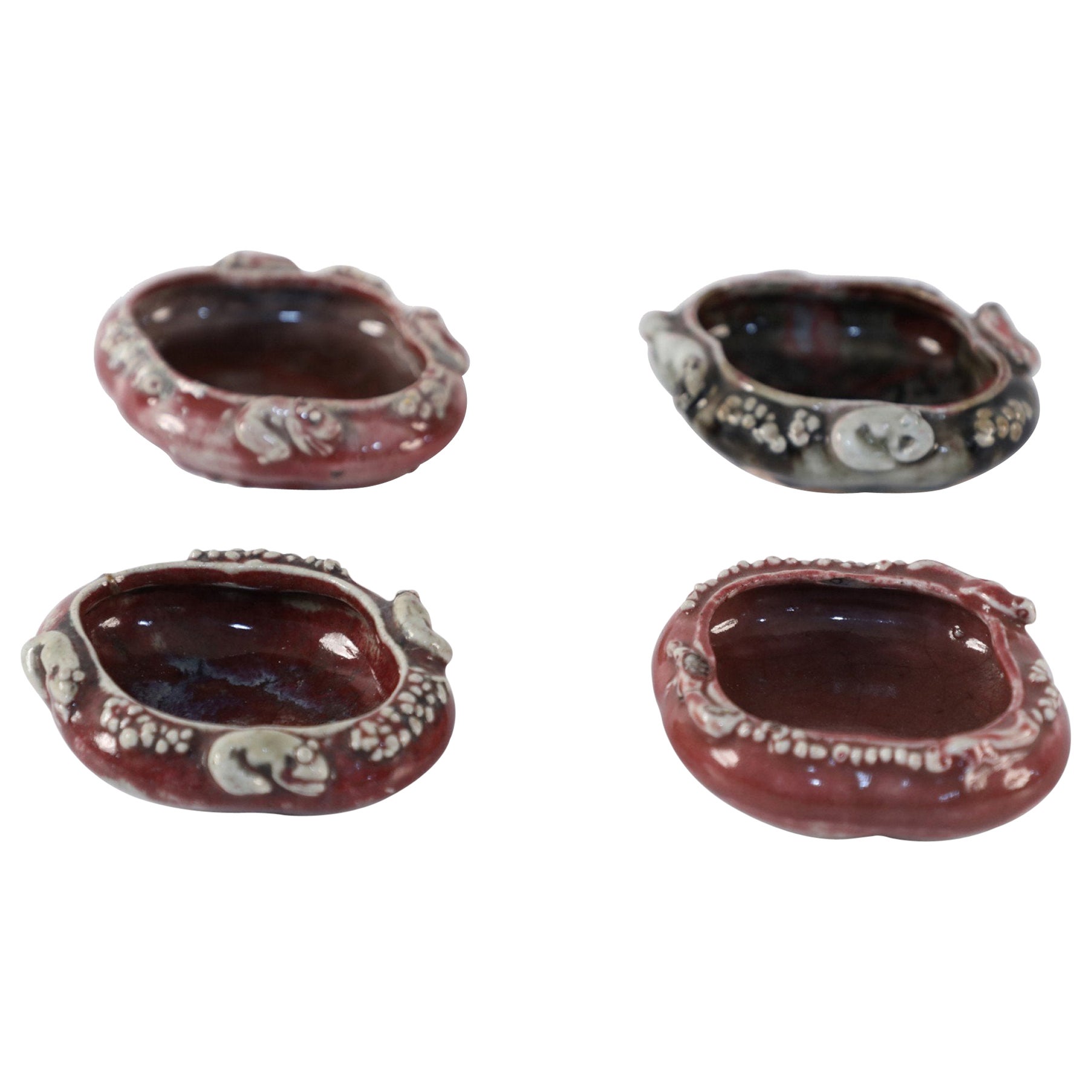 Set of 4 Chinese Red Porcelain Catchalls For Sale