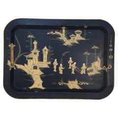 Bandeja china vintage rectangular de toja negra y dorada con escena de monestario