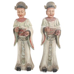 Paire de statues d'officiers civils chinois en bois sculpté