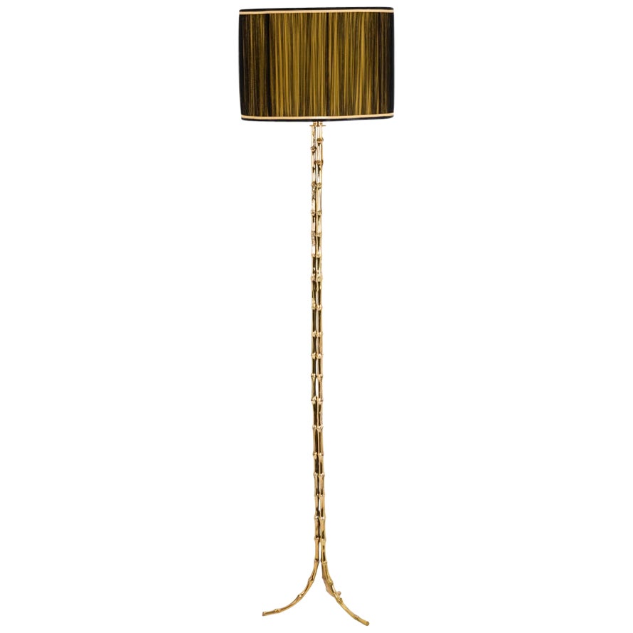 Maison Baguès, lampadaire tripode imitant le bambou en bronze doré, 1970