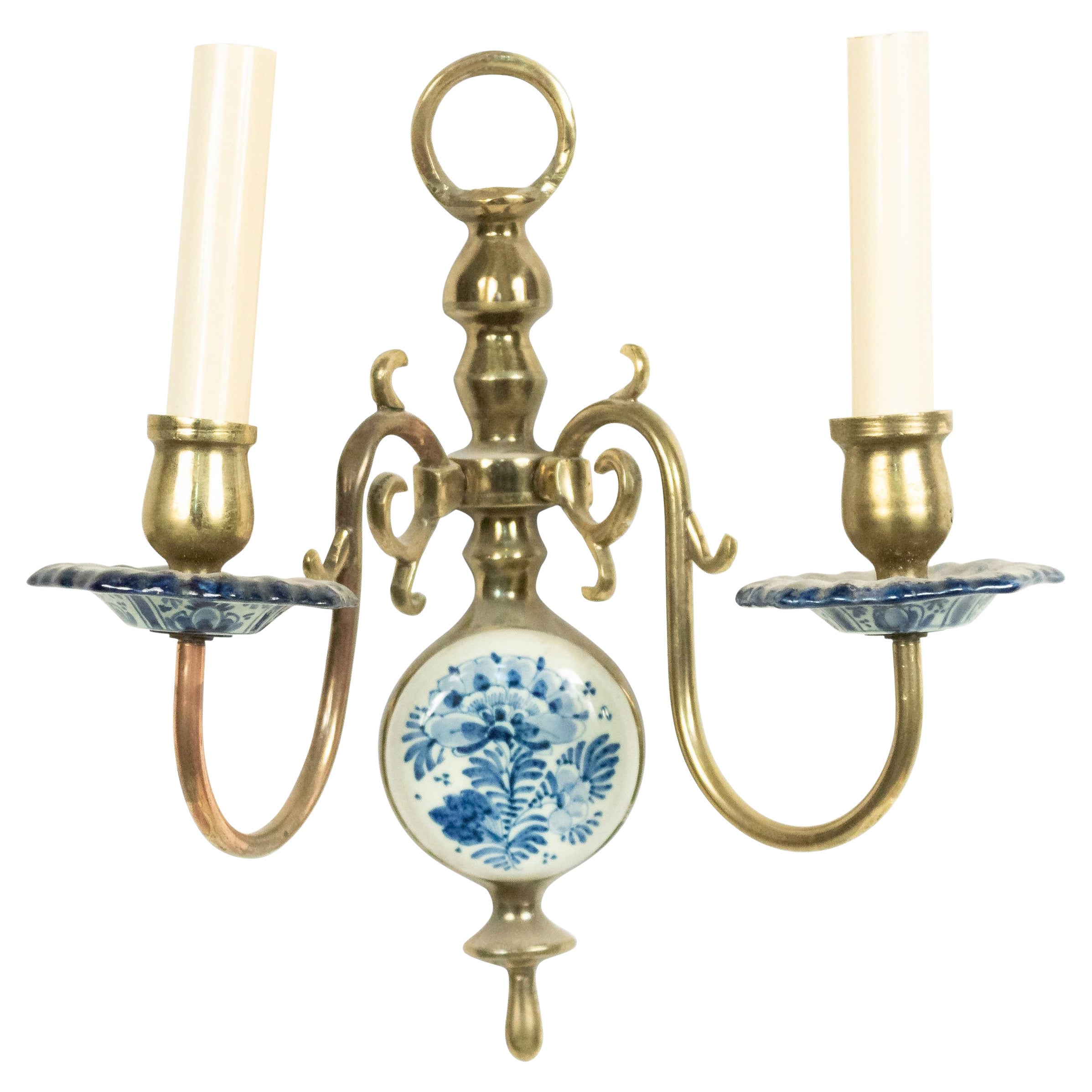 Dutch Delft Blue Porcelain and Brass Wall Sconce For Sale