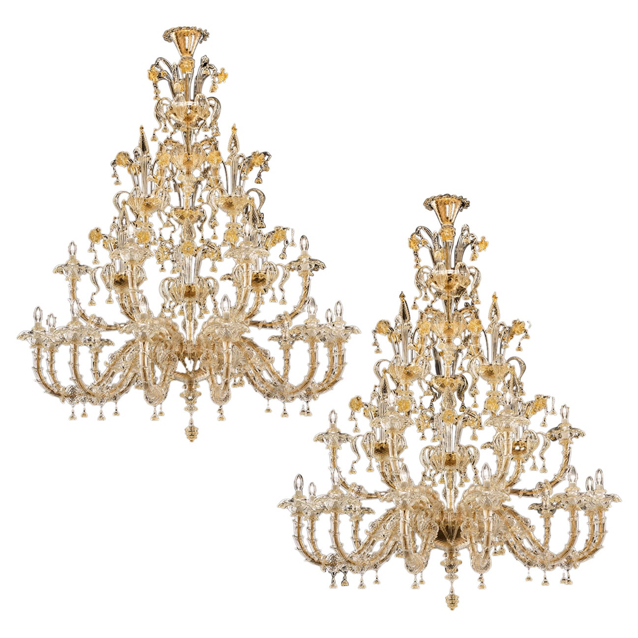 1 of the 2 Exceptional and Rich Chandeliers by Signoretto, Murano For Sale