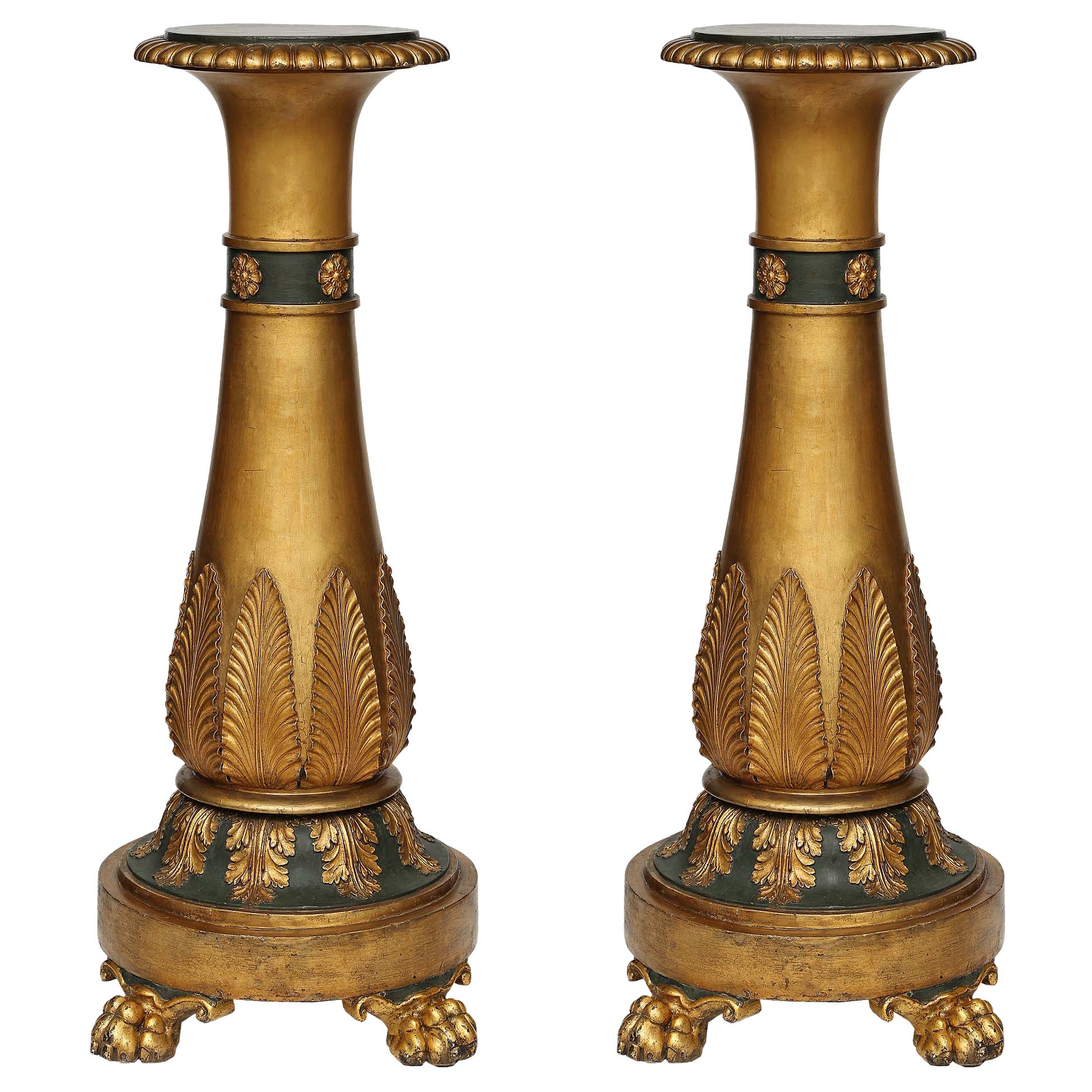 Paire de piédestaux en bois doré de style néo-classique italien du 19ème siècle