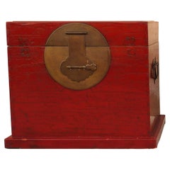 Red Lacquer Trunk