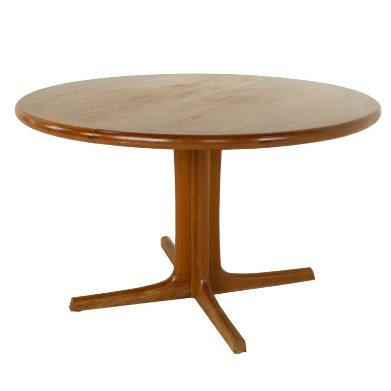 D-Scan Mid Century Teak Round Dining Table, 2 Leaves at 1stDibs