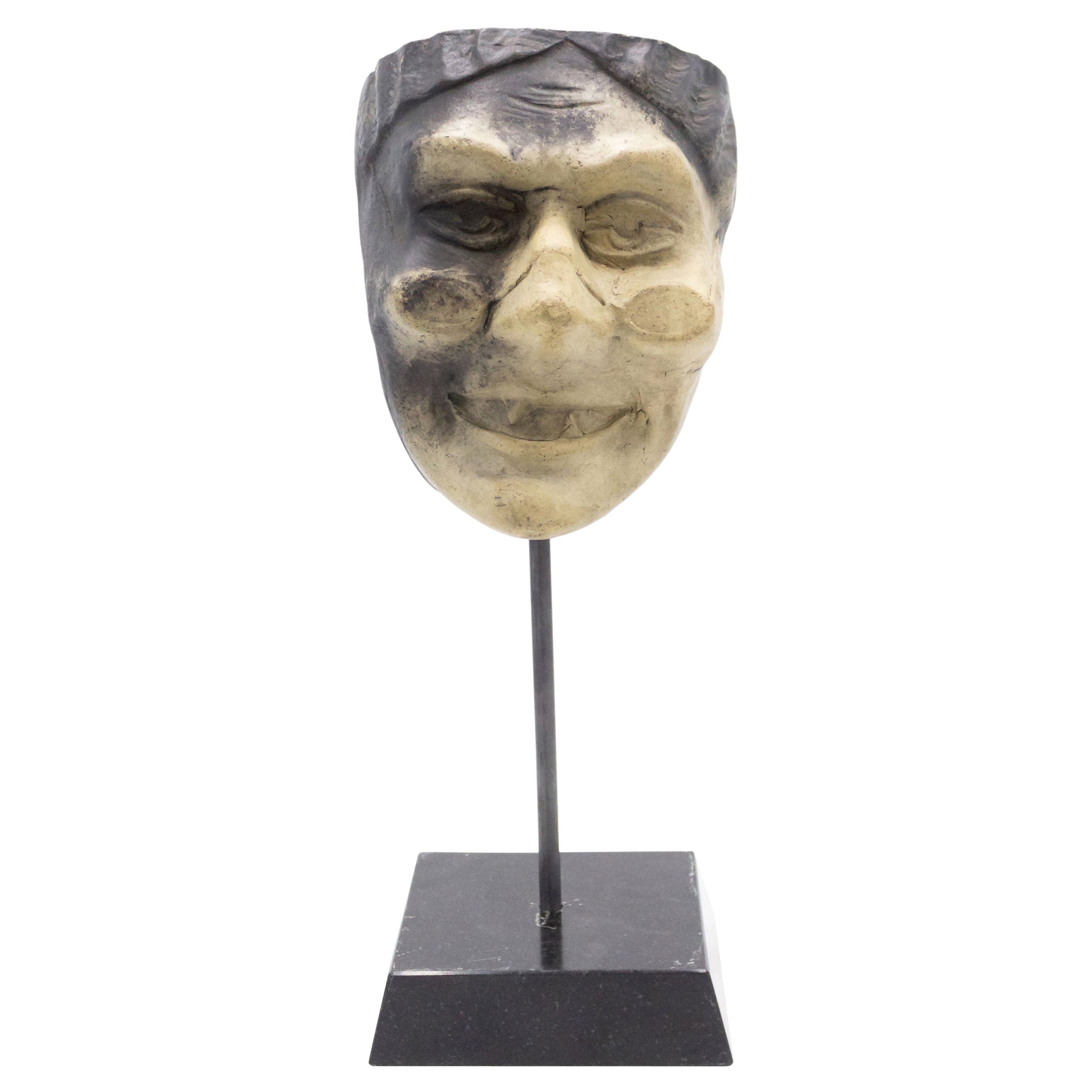Kontinentale kontinentale deutsche Terrakotta-Maskenmaske im Angebot