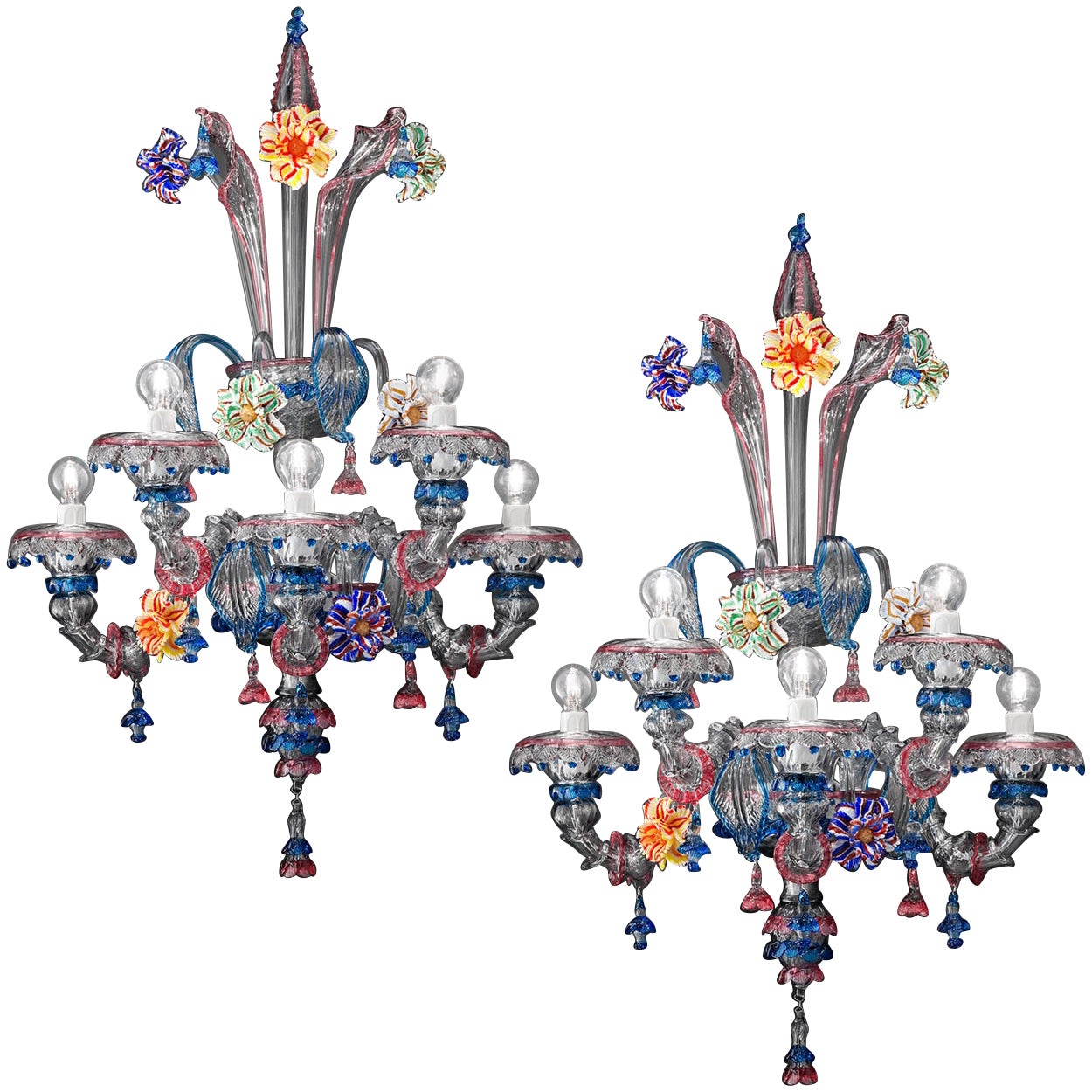 1 of the 2 Exceptional and Rich Wall Lights by Signoretto, Murano For Sale