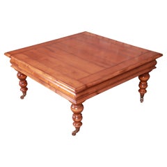 Table basse provinciale italienne en érable de Milling Road de Baker Furniture