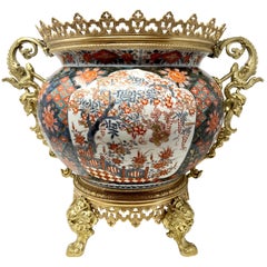 Jardiniere ancienne en porcelaine Imari avec montures en bronze, vers 1895