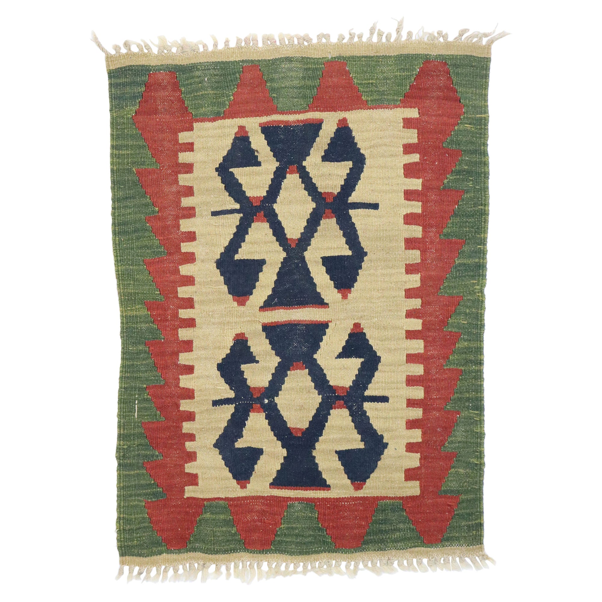 Tapis Kilim persan vintage Shiraz, le désert moderne rencontre le Boho Chic en vente