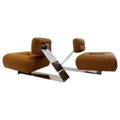 Paire de chaises longues en cuir cognac modèle "Aran" d'Oscar Niemeyer:: 1975